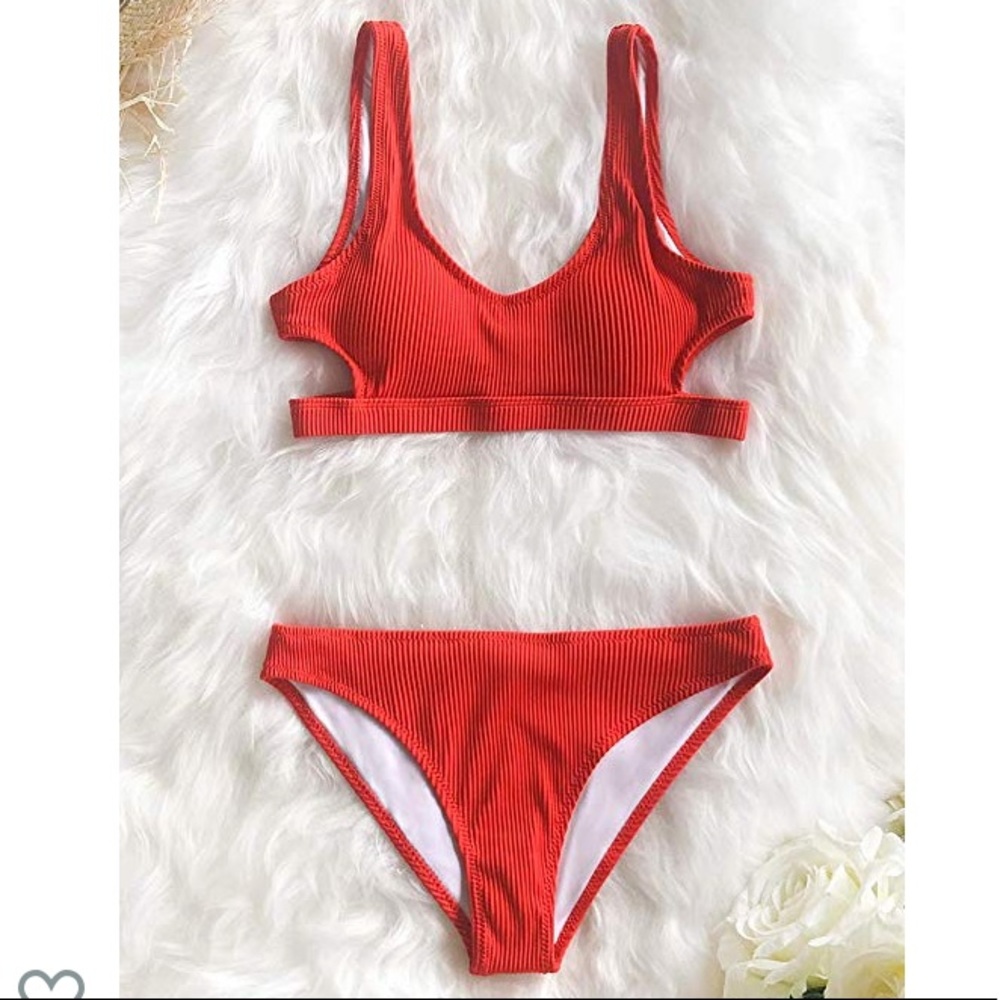 CUPSHE women’s backless bikini with cutout